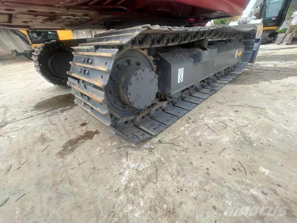 Takeuchi TB180C Pelle sur chenilles