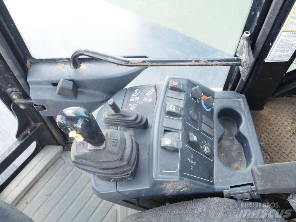 CAT 908 Chargeuse sur pneus