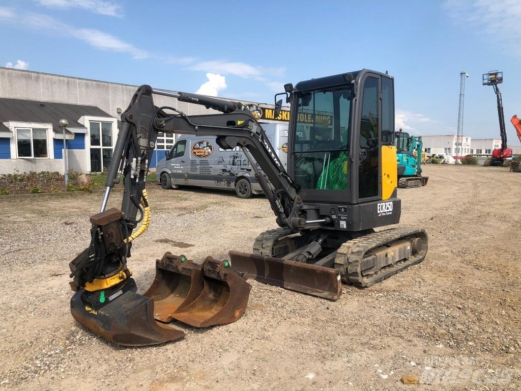 Volvo ECR 25 D Mini pelle < 7t