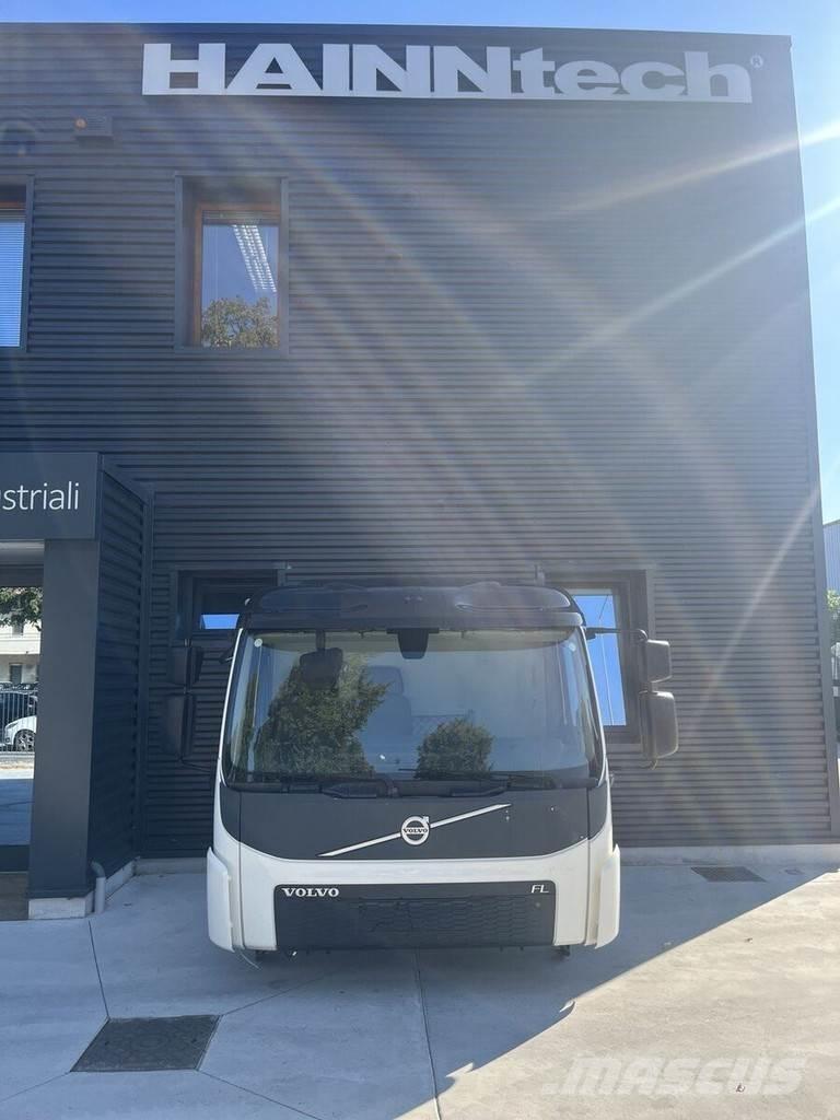 Volvo Day Cab Cabines