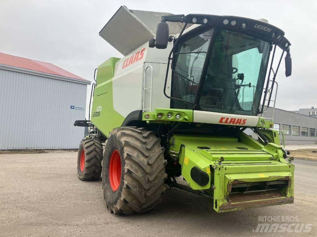 CLAAS Lexion 670 Moissonneuse batteuse