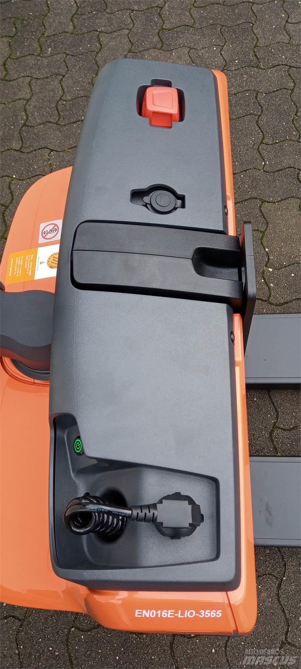 Toyota LWI 160 Transpalette accompagnant
