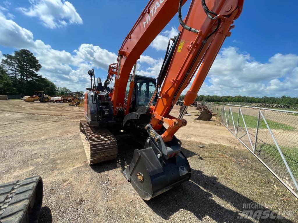 Hitachi ZX 135 US-6 Pelle sur chenilles