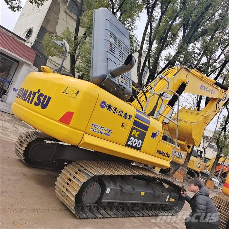 Komatsu PC 200-8 Pelle sur chenilles