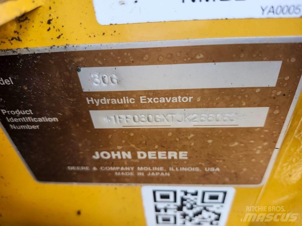 DEERE 30G Mini pelle < 7t