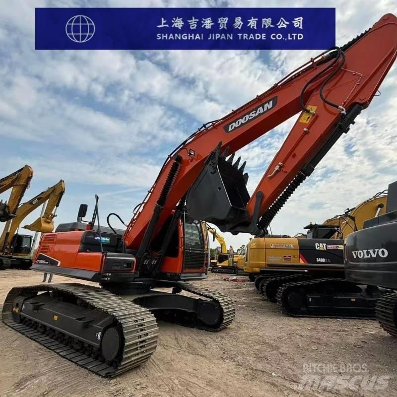 Doosan DX 225 Pelle sur chenilles