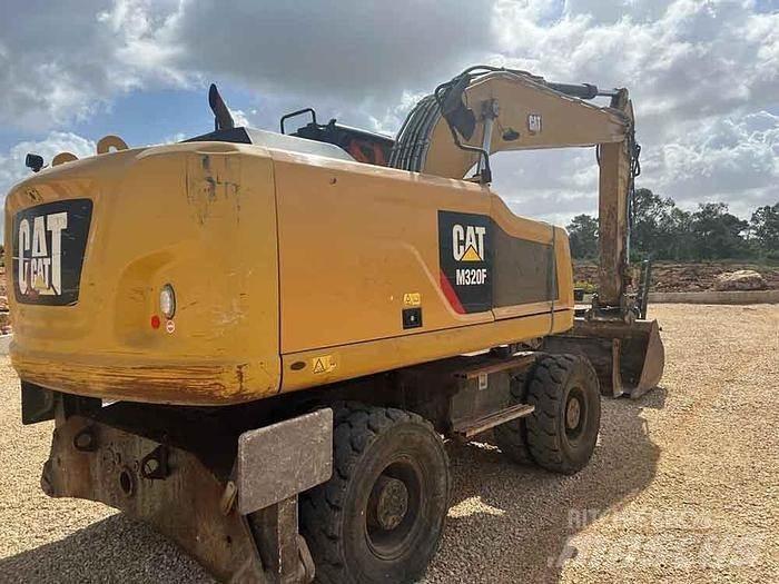 CAT M320F Pelle spéciale
