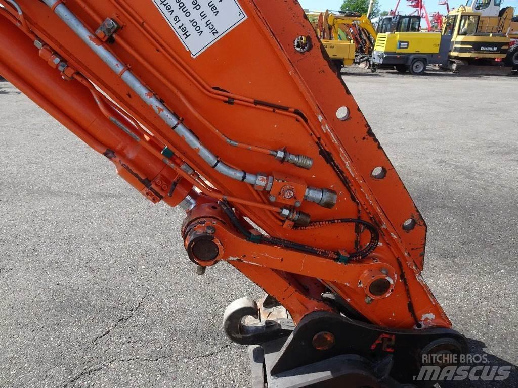 Hitachi ZX210W-3 Pelle sur pneus
