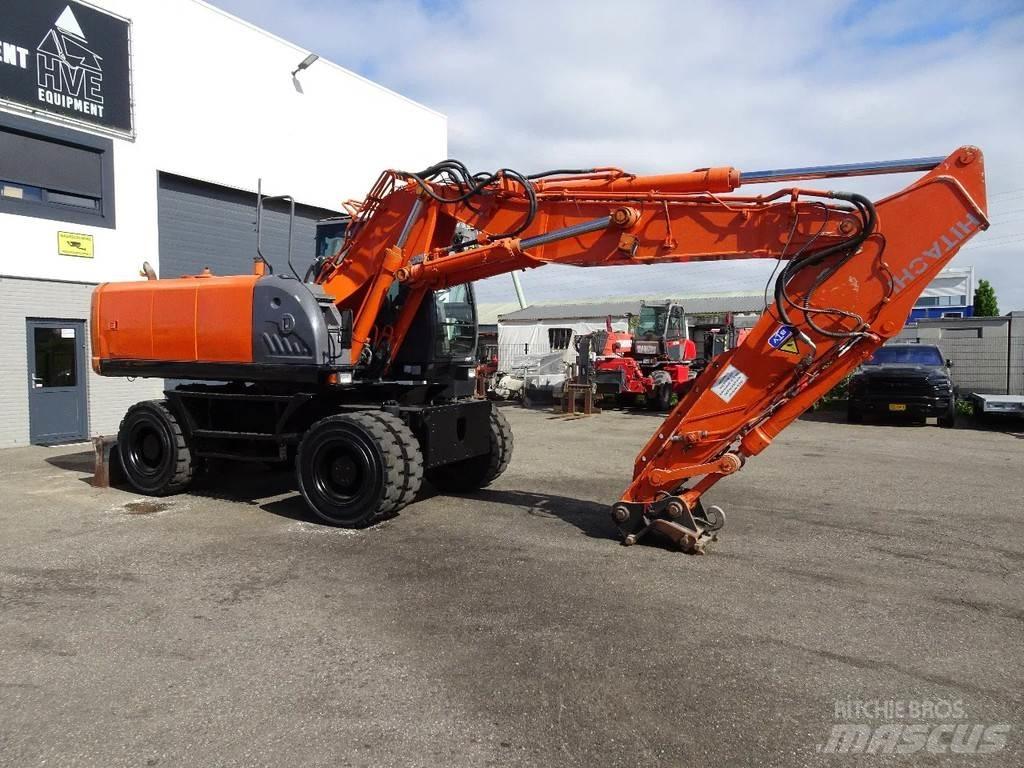 Hitachi ZX210W-3 Pelle sur pneus