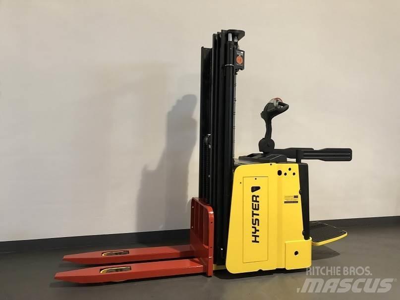 Hyster S1.5S Gerbeur accompagnant