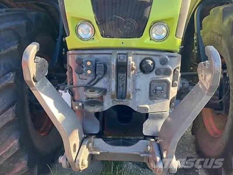 CLAAS Axion 830 Tracteur