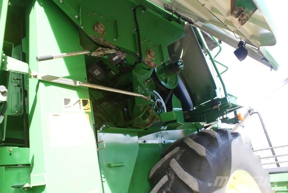 John Deere T 550 Moissonneuse batteuse