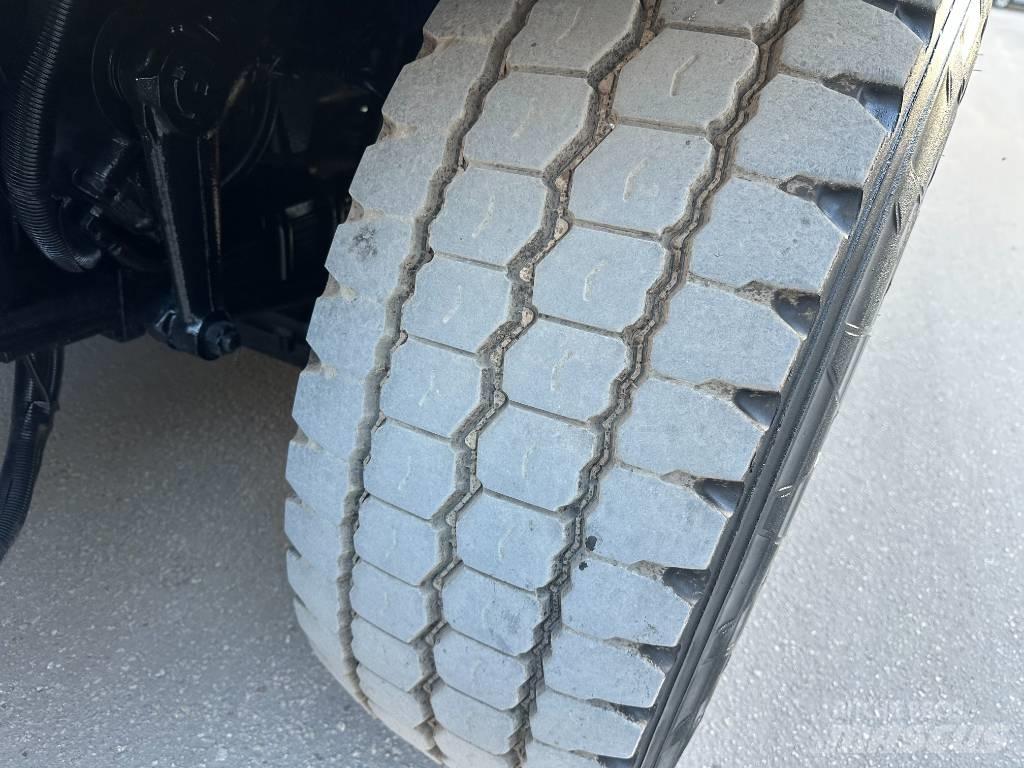 International 7400 Camion aspirateur, Hydrocureur