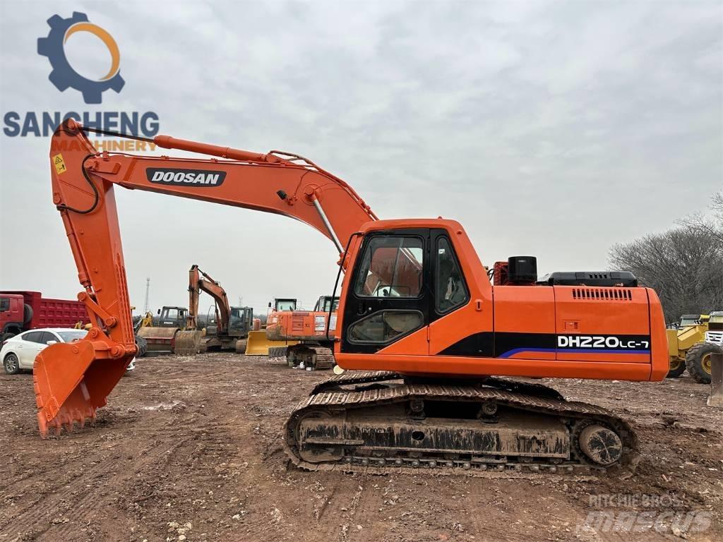 Doosan DX 220 Pelle sur chenilles