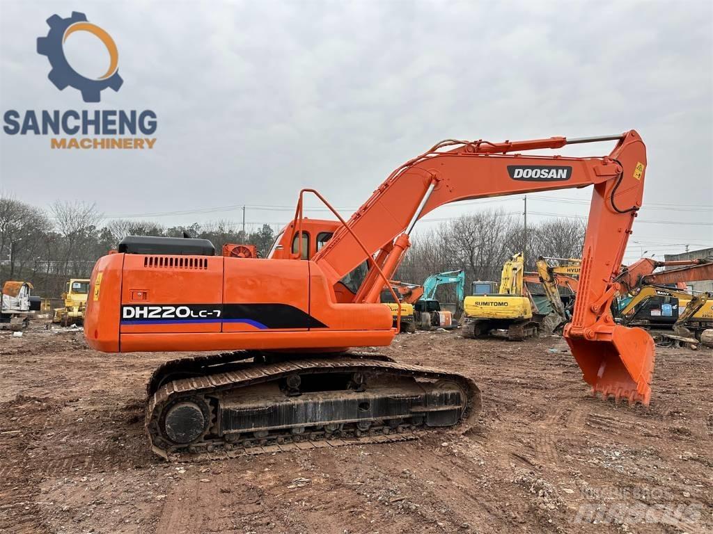 Doosan DX 220 Pelle sur chenilles