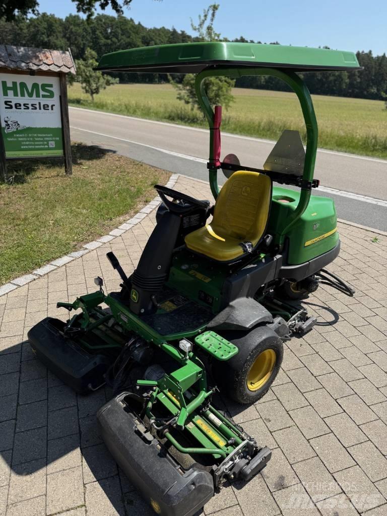 John Deere 2500 E Tondeuses pour greens
