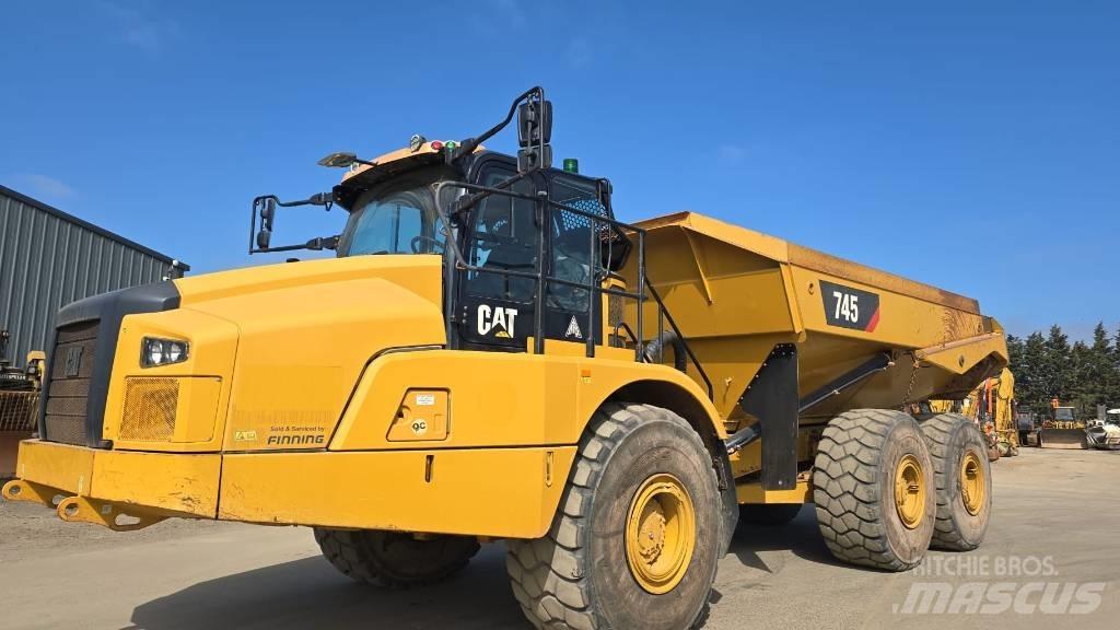 CAT 745 Tombereau articulé
