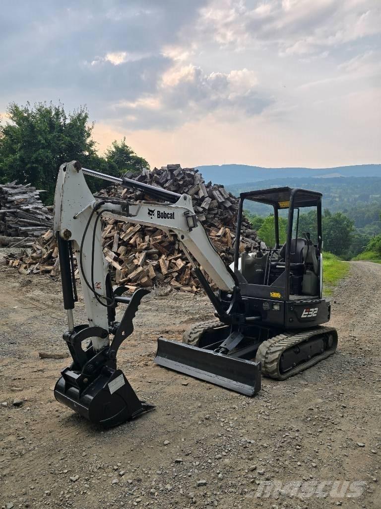 Bobcat E 32 Mini pelle < 7t