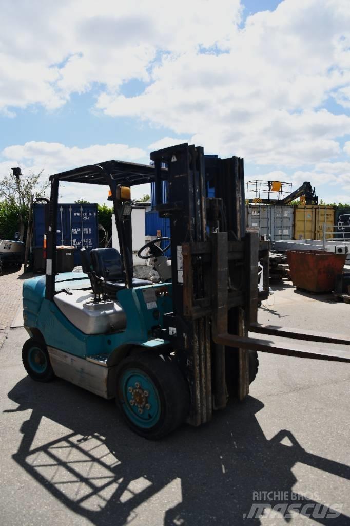Feeler FD30CTJ Chariot élevateur pour camion
