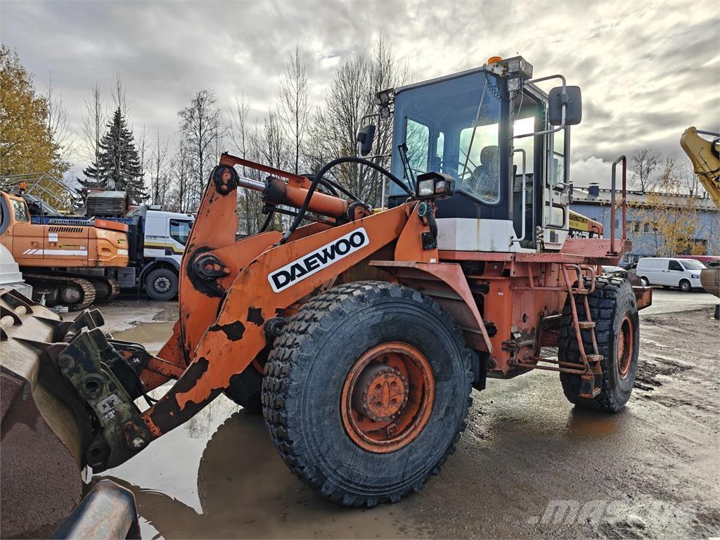 Daewoo Mega 250 Chargeuse sur pneus