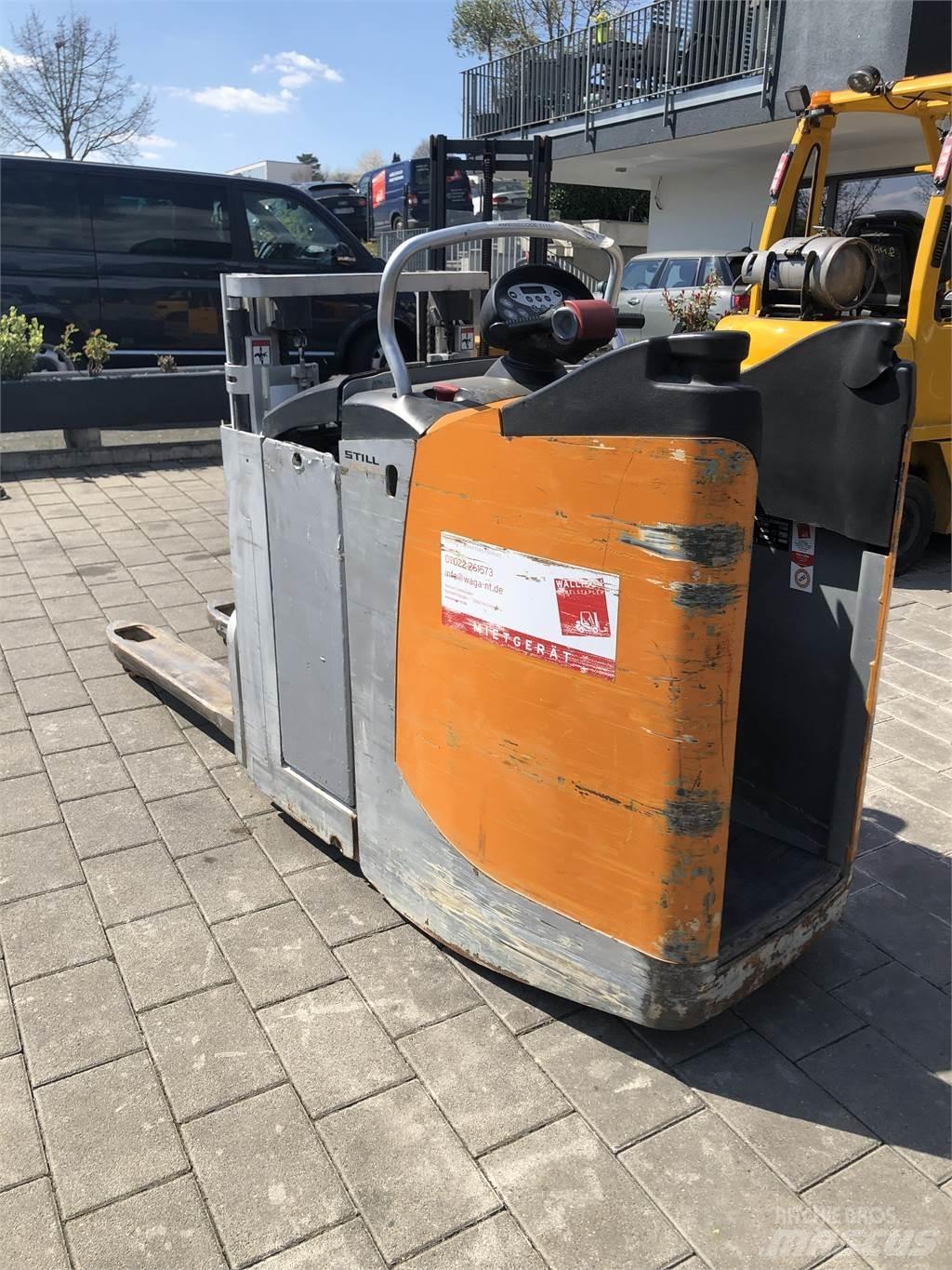 Still EXD-S20 Gerbeur accompagnant