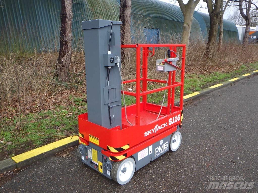 SkyJack SJ16 Mât vertical