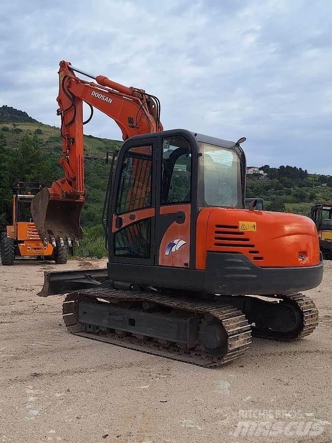 Doosan SOLAR 75V Pelle spéciale
