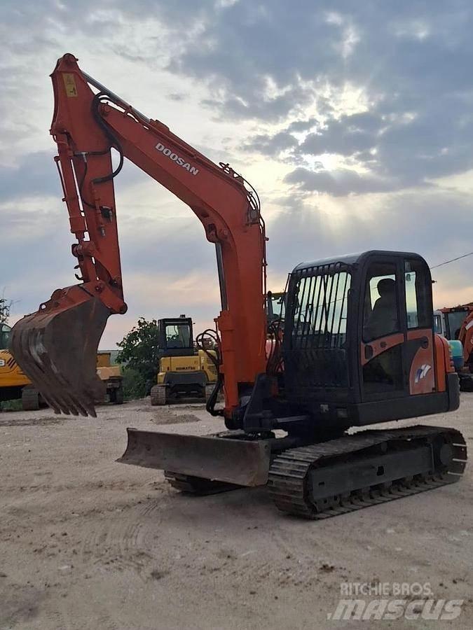 Doosan SOLAR 75V Pelle spéciale