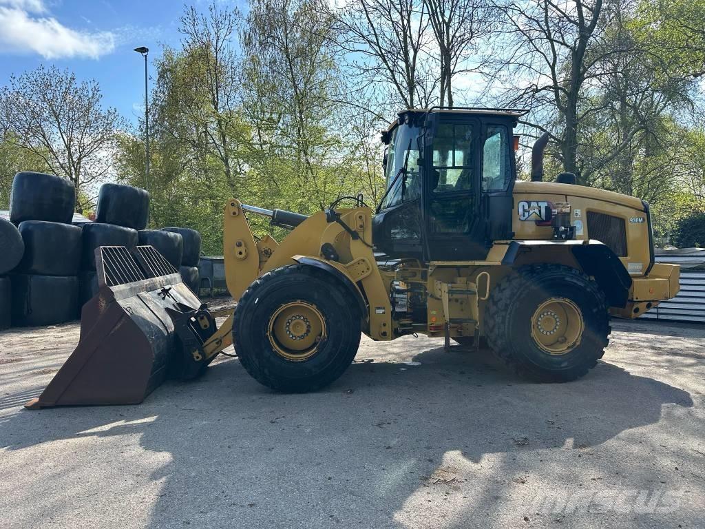 CAT 930M new tires! Chargeuse sur pneus