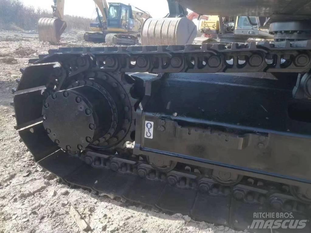 Hitachi ZX 200 Pelle sur chenilles