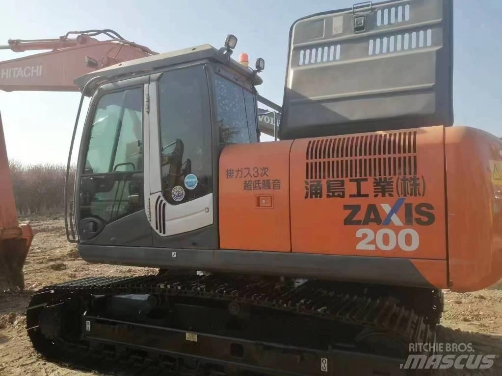 Hitachi ZX 200 Pelle sur chenilles