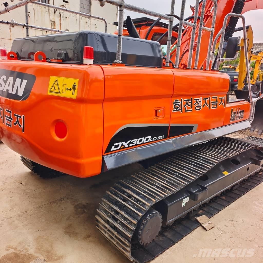 Doosan DX 300LC Pelle sur chenilles