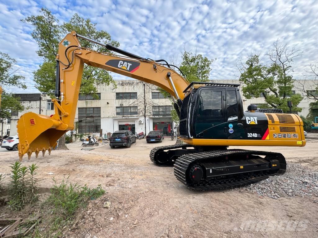 CAT 324 D L Pelle sur chenilles