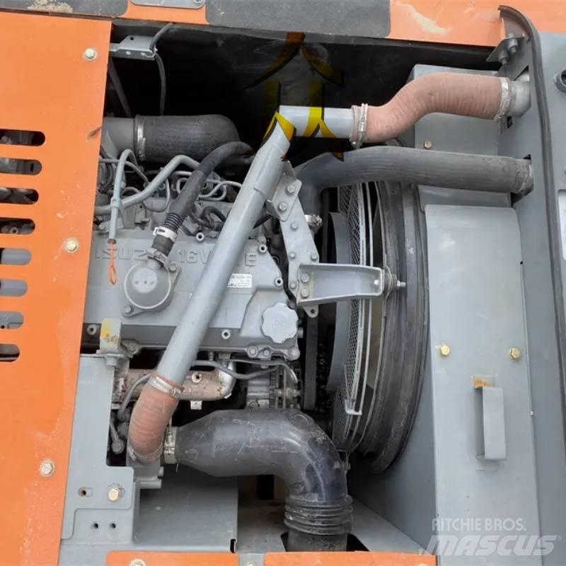 Hitachi ZX 210 Pelle sur chenilles