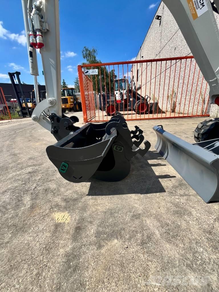 Takeuchi TB 217 R Mini pelle < 7t