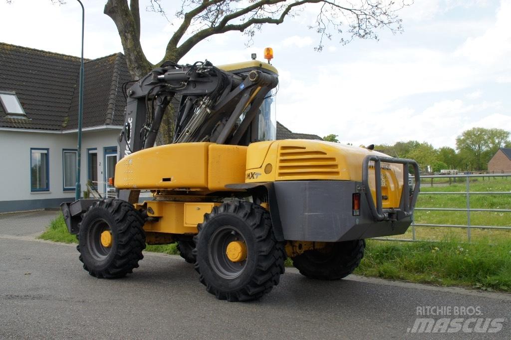 Mecalac 12 MXT Pelle sur pneus