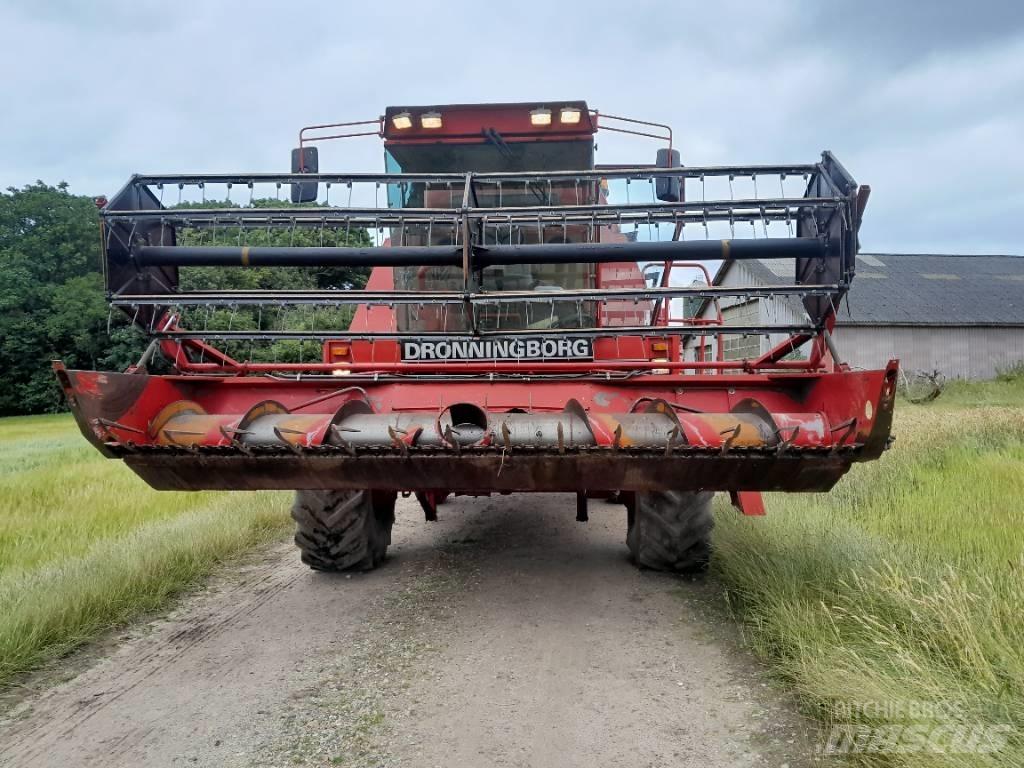 Dronningborg D 7500 Moissonneuse batteuse