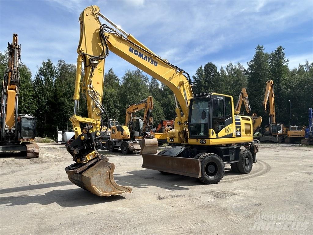 Komatsu PW 180-11 Pelle sur pneus