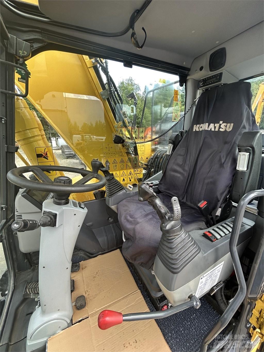 Komatsu PW 180-11 Pelle sur pneus