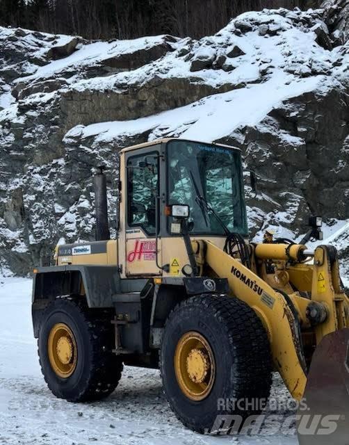 Komatsu WA 270 Chargeuse sur pneus
