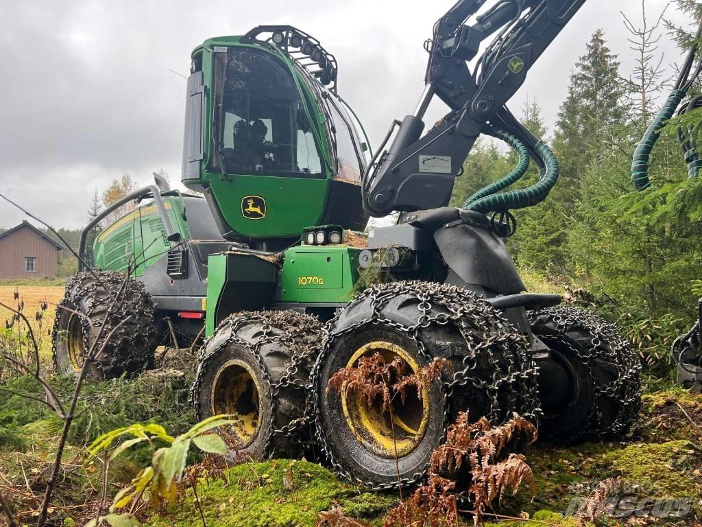 John Deere 1070G Abatteuse