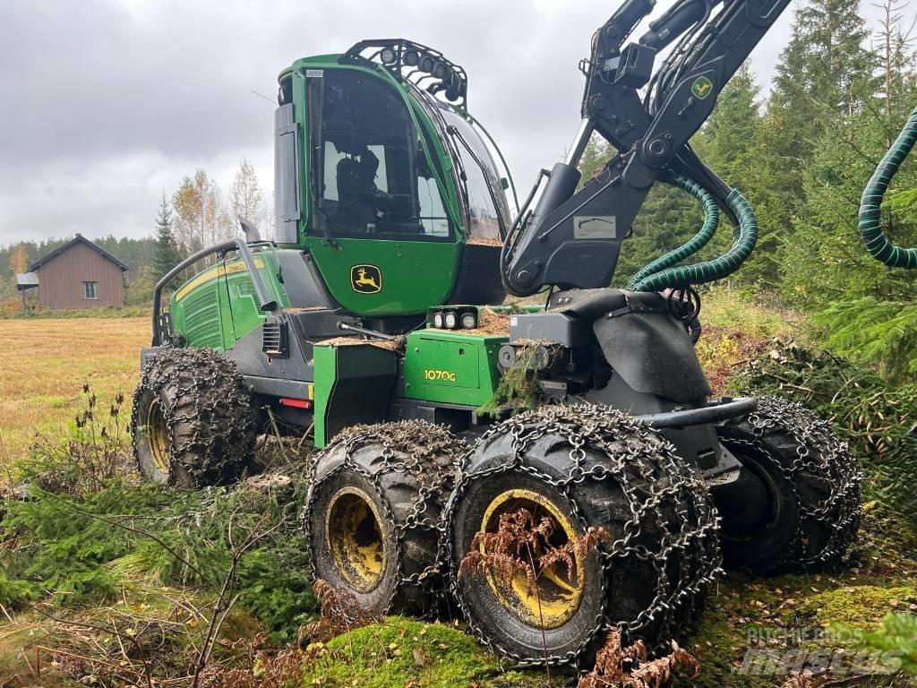 John Deere 1070G Abatteuse