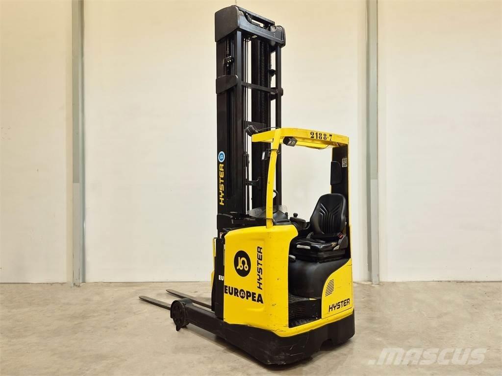 Hyster R1 6 HD Chariot à mât rétractable