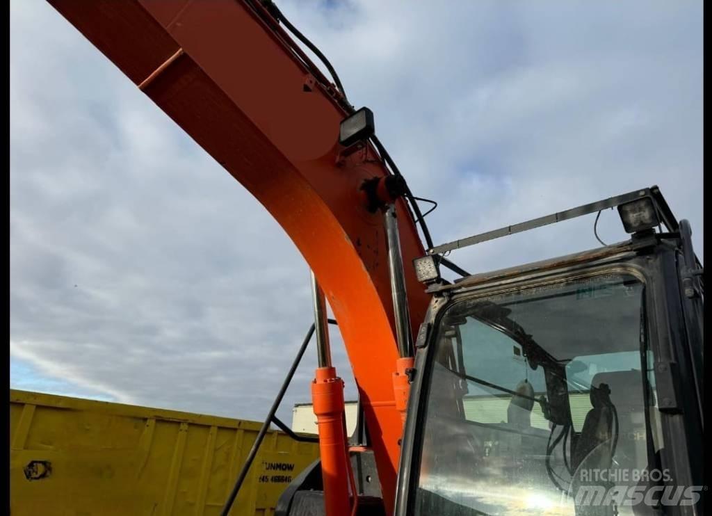 Hitachi ZX 130 LC N Pelle sur chenilles