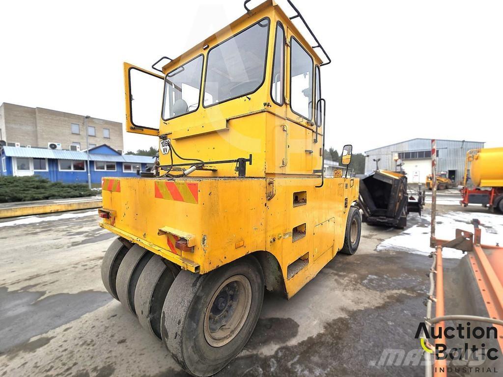 Hamm GRW 18 Rouleaux à pneumatiques