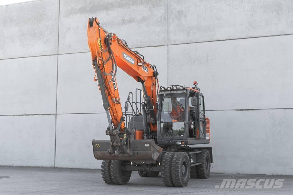 Doosan DX 140 W Pelle sur pneus