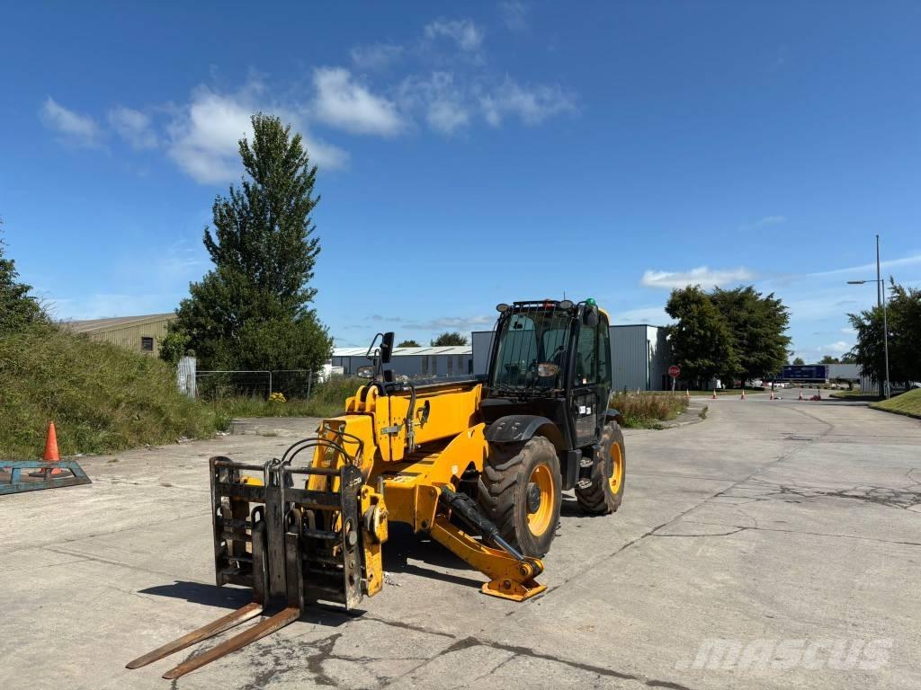 JCB 540-140 Chariot télescopique