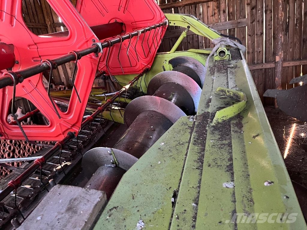 CLAAS Medion 310 Moissonneuse batteuse