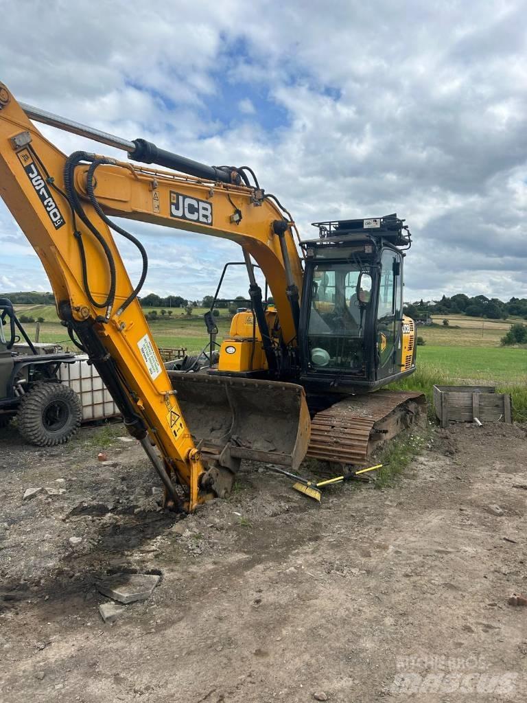 JCB JS 130 LC Pelle sur chenilles