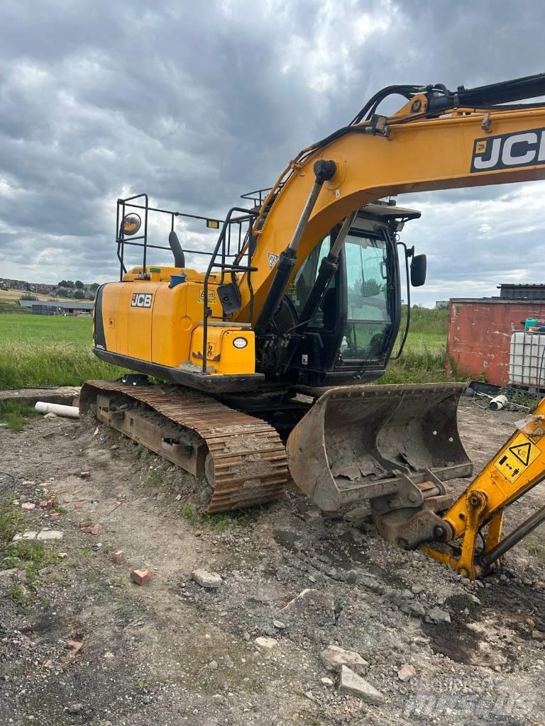 JCB JS 130 LC Pelle sur chenilles